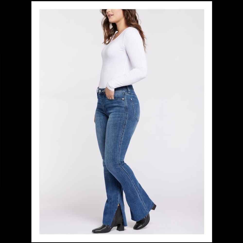 NWT Seven7 High Rise Bombshell Slim Boot Jeans
